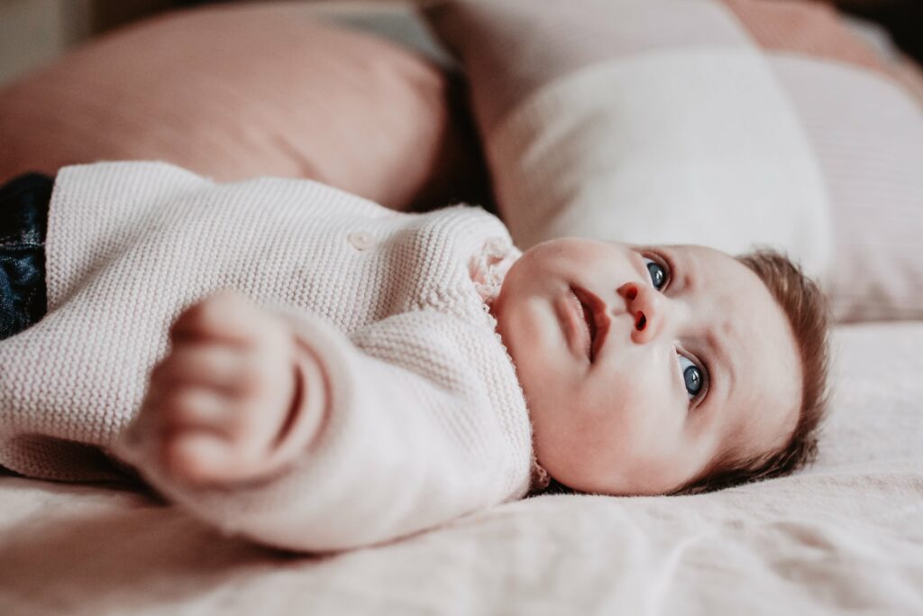 bébé brune
